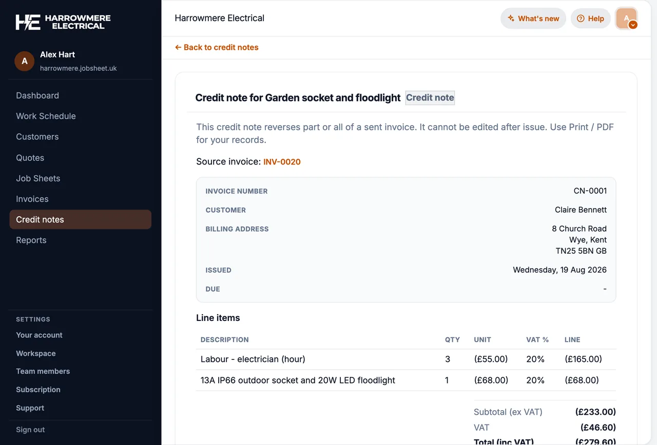 Credit note with Source invoice on a computer
