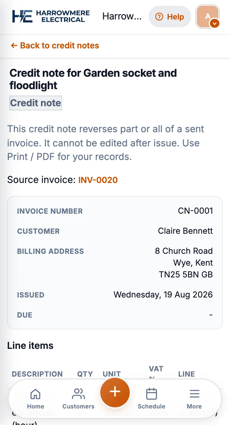 Credit note with Source invoice on a phone